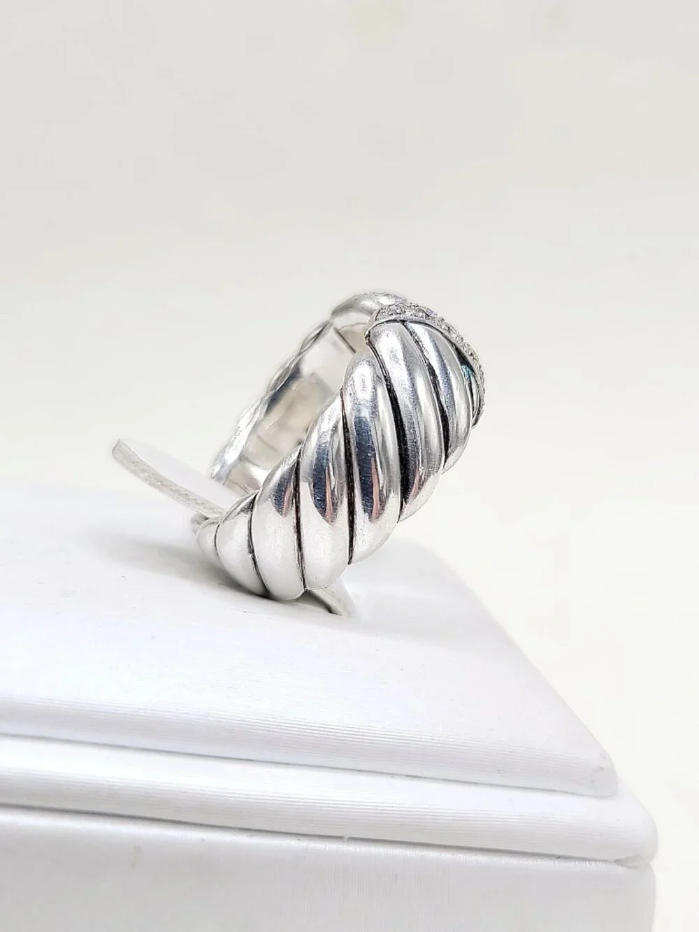 David Yurman Sculpted Cable Ring w/ Pavé White Diamonds - 10mm - Size 7.5